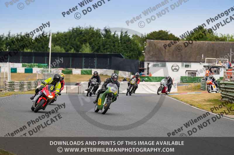 Vintage motorcycle club;eventdigitalimages;mallory park;mallory park trackday photographs;no limits trackdays;peter wileman photography;trackday digital images;trackday photos;vmcc festival 1000 bikes photographs